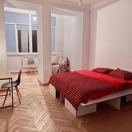Living Spaces - Guesthouse Erevan Exterior foto